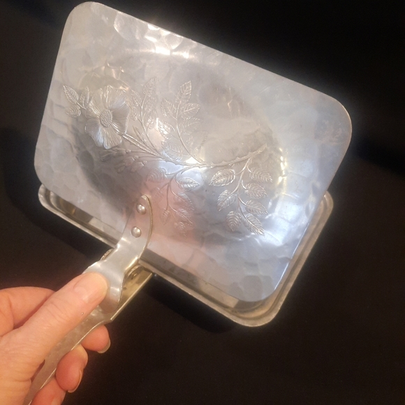 Vtg Continental Silver Silent Butler Hammered Aluminum Flip Top Crumb Catcher - Picture 7 of 9